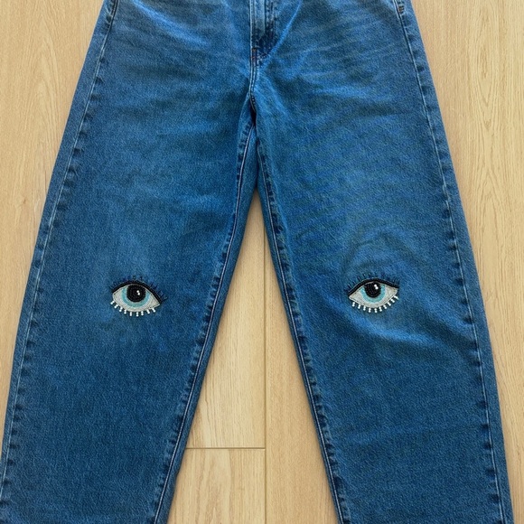 Frame low slung barrel hand embroidered Evil Eye Detail Jeans - Picture 7 of 8